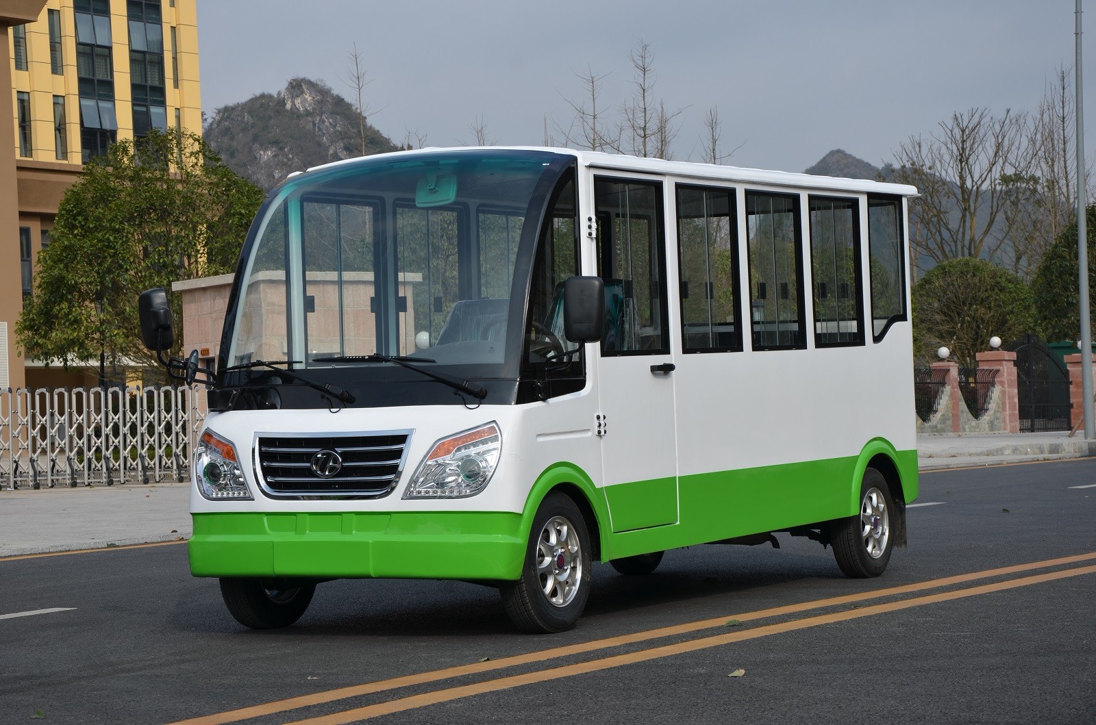 11座全封閉觀光車(chē)