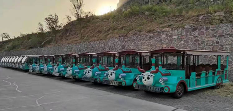 河南寶泉景區(qū)觀光車(chē)案例 河南寶泉景區(qū)觀光車(chē)案例