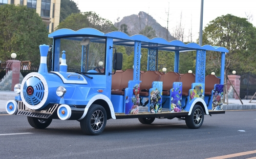 乘坐觀(guān)光小火車(chē)需注意安全保護(hù)措施